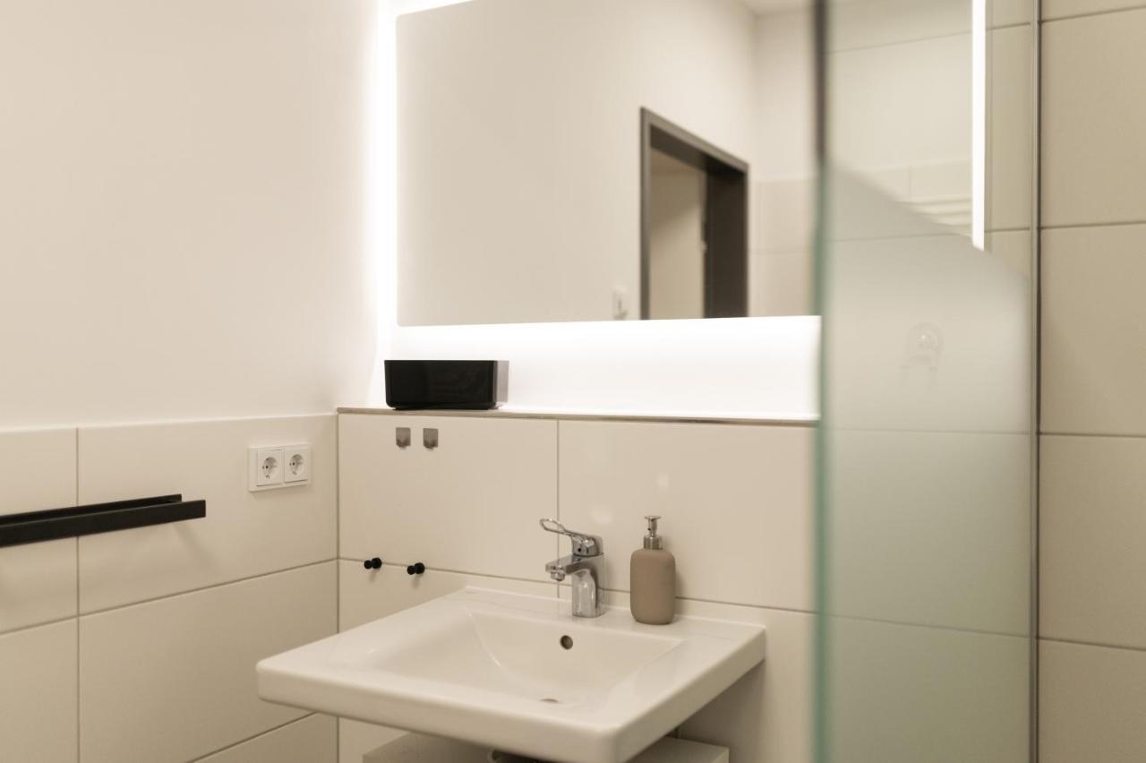 Dwellstay - Modernes Apartment I 55Qm I 2 Zimmer I Kueche I Bad I Terrasse I Tv I Wlan باد هيرسفيلد المظهر الخارجي الصورة